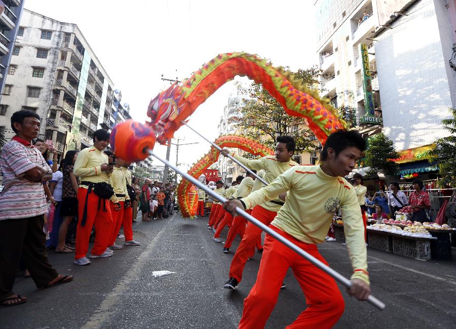 （國際）（3）緬甸仰光唐人街舉行獅龍巡游歡慶新春