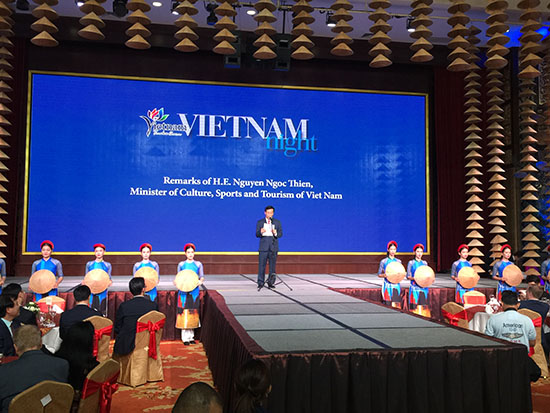 ACC Secretary-General Attended the Tourism Publicity ActivityThemed Viet Nam Night