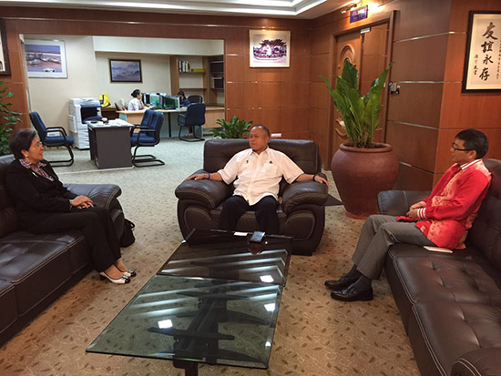 ACC Secretary-General Yang Xiuping Met with Mayor of Kuching South City Council