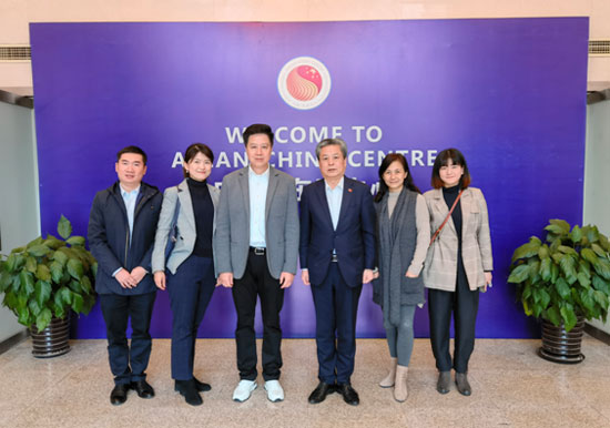 ACC Secretary-General Chen Dehai Met with General Manager of Sichuan International Expo Group