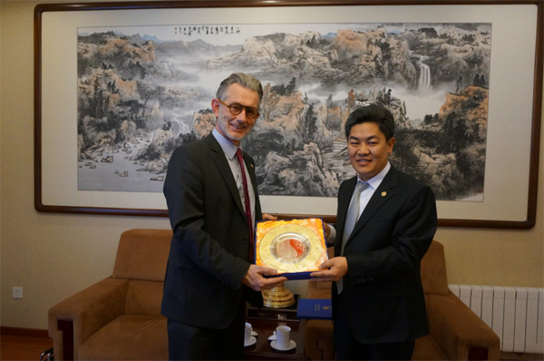 Secretary-General Ma Mingqiang Met with Director General of INBAR 